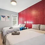 Wrigley 2Br, 1Ba With Free Parking