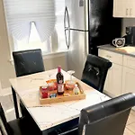 Cozy Apartment 10 Mins To Midway Airport & Downtown