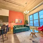 Mccormick 2Br-2Ba For Up To 8 Guests With Skyline View, Optional Parking & Gym Access