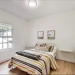 Spacious 4Br With Outdoor Oasis