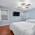 Chic & Spacious 3-Bedroom Condo-Just 10 Minutes From Downtown Chicago