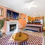 Modern Apt Billiards 1 Private Patio 1 Parking