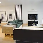 Vogue Bucktown Suite