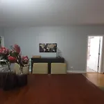 Beautiful Big 3 Bedroom Quiet Apt Near Downtown