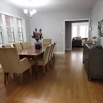 Beautiful Big 3 Bedroom Quiet Apt Near Downtown