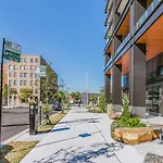 Blueground West Loop Gym Pet Area Wd Gym Chi-1098