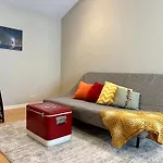 4 Bedroom Home In Best Location Parking Fireplace Back Yard Pets Welcome