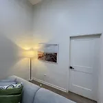 Spacious Shared Condo Near Downtown Chicago, Flexible Room Choices And Shared Amenities