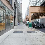 Loop 1Br Wgym Roofdeck Wd Nr W Loop The L Chi-200