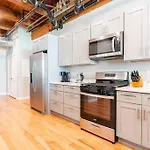 201Loft Downtown Spacious Loft Sleeps 10