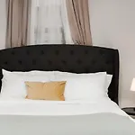 Flexhome Ukrainian Village 2Br D4