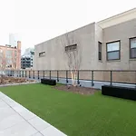 W Loop Studio W Pool Gym Nr Restaurant Row Chi-264