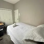 Wonderful Room Close To Downtown Chicago - Free Parking