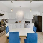 Heart Of Chicago 4 Bedroom