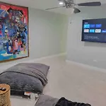 Modern Townhouse With Contemporary African Art