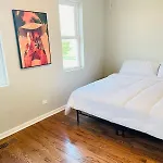Spacious & Modern 3 Bedroom Home L Wi-Fi L Free Parking L Hyde Park L