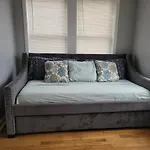 Beautiful Big 3 Bedroom Quiet Apt Near Downtown