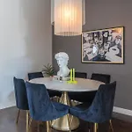 Duplex 3 Bed 2 Bat Apt Steps From Lincoln Square