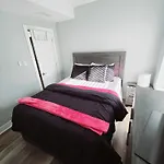 Cozy & Near Downtown & Hyde Park