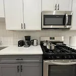 Shared Modern Apartment Close To Downtown Chicago