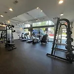 Gym Garage Parking Balcony Sleeps 6