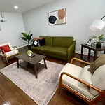 Spacious 3 Bed 2 Bath Apt In Rogers Park