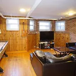 Wrigley Hostel - Chicago (Adults Only)