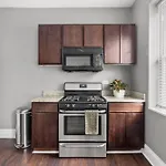 Private Room In Stylish Humboldt Park Retreat