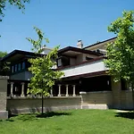 Frank Lloyd Wright\'S Emil Bach House