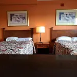 Skylark Motel