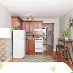 Sunny Studio In Gold Coast By Sonder