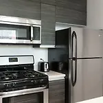 Airy Studio In South Loop By Sonder