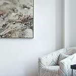 Airy Studio In South Loop By Sonder