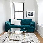 Aria - Unique Top-Floor One Bed By Short Stay