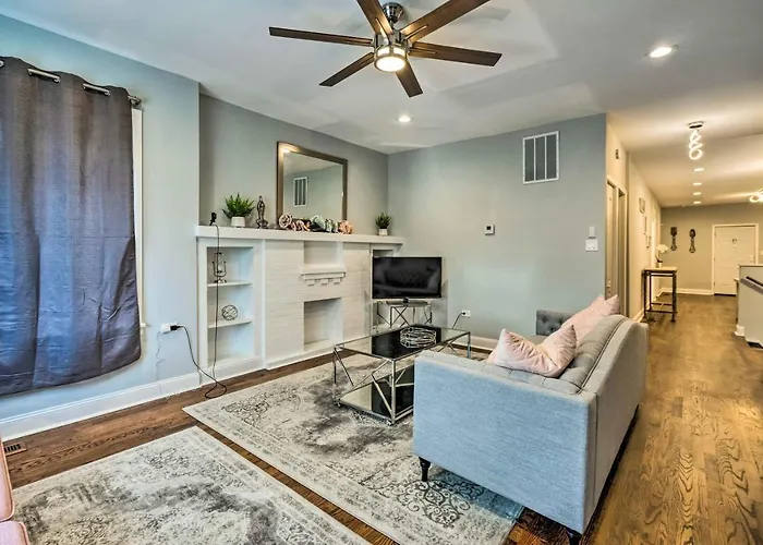 Remodeled Chicago Apartment Less Than 9 Mi To Downtown