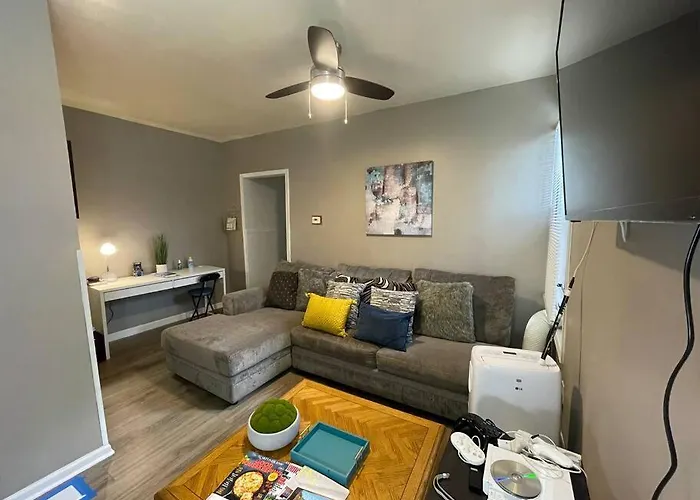 Red Line Guest House Apartment Corporate Housing