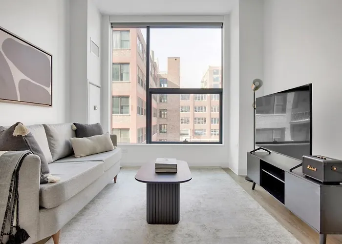 W Loop Studio W Gym Pool In Heart Of Greektown Chi-564