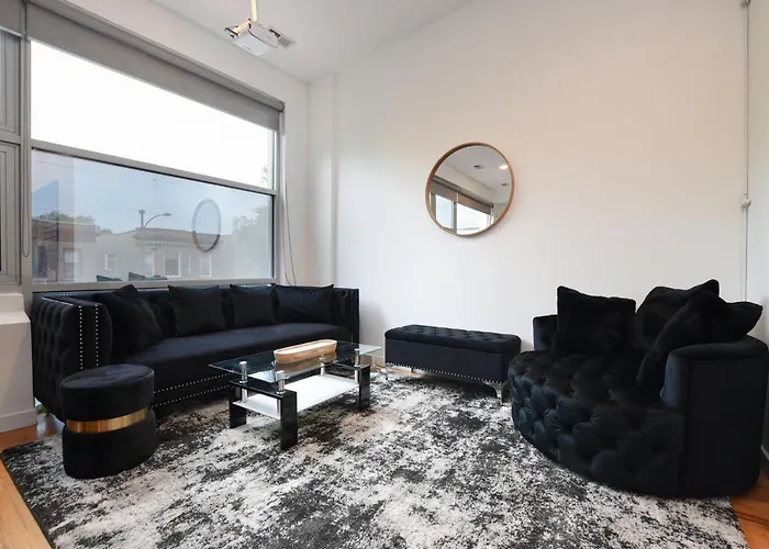 Cozy, Bright And A Great Location!