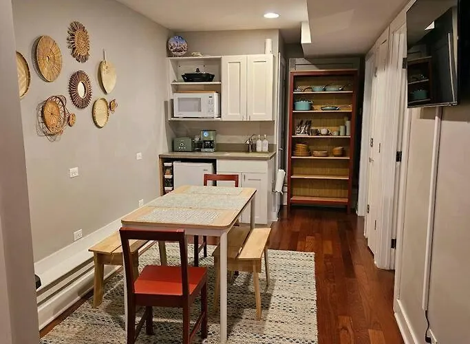 Lakeview Condo