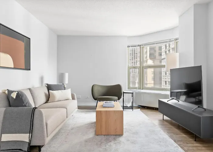 Gold Coast 1Br W Deck Gym Lounge 1 Block To L Chi-649