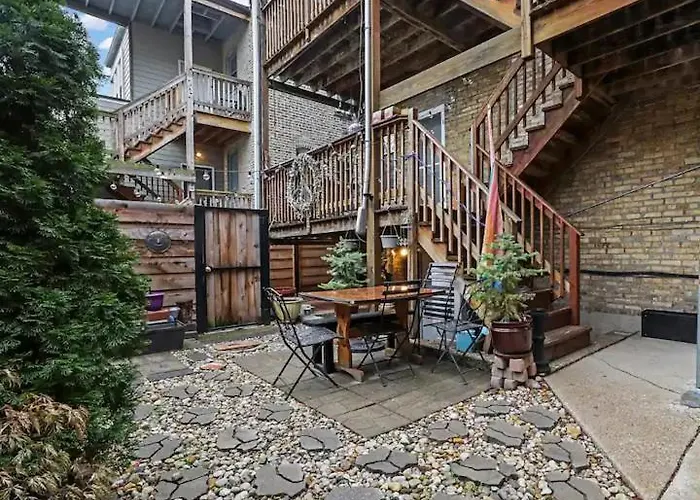 Chicago North Shore Nest
