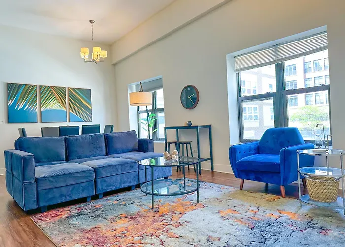 Mccormick Place 420 Friendly 3B/2B With Optional Parking For Up To 8 Guests