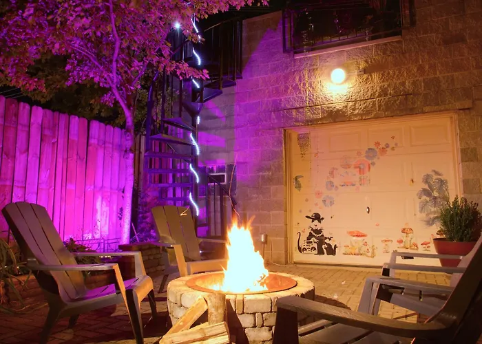 The Banksy 4 Bedroom King Bed - Firepit Rooftop Near United Center