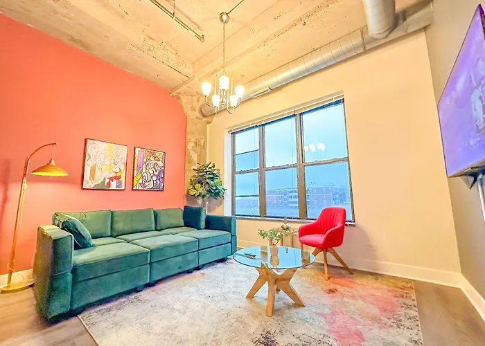 Mccormick 2Br-2Ba For Up To 8 Guests With Skyline View, Optional Parking & Gym Access
