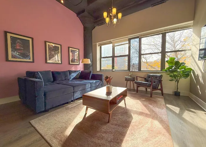 Mccormick Place Huge 2B-2B Loft With Optional Parking That Sleeps Up To 8