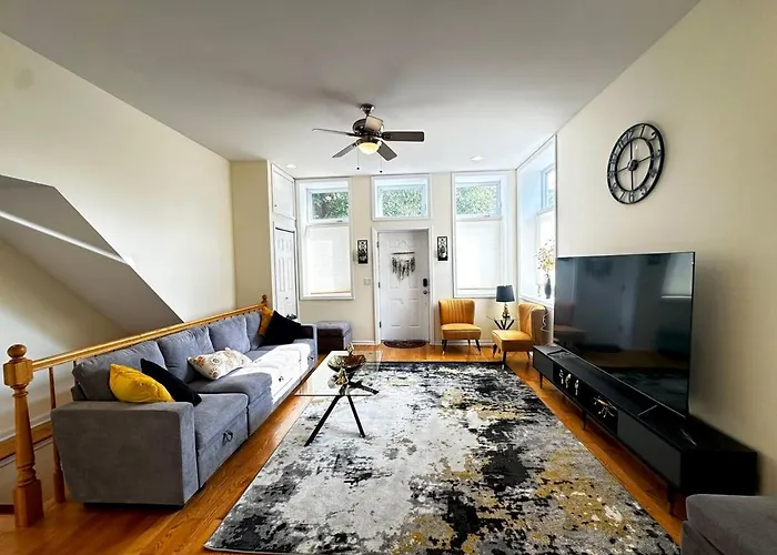 Spacious And Modern 3Bd 2Ba Home- Garage Parking!