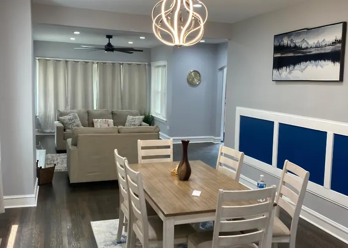 Charming 5 Bedrooms 2 Bathrooms