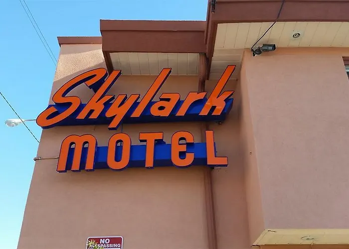 Skylark Motel