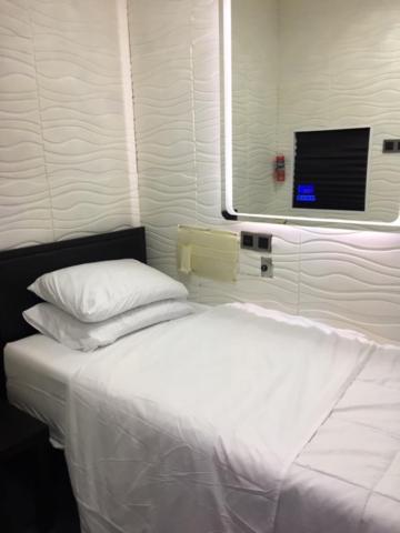 Capsule hotel Bnb-1 Chicago