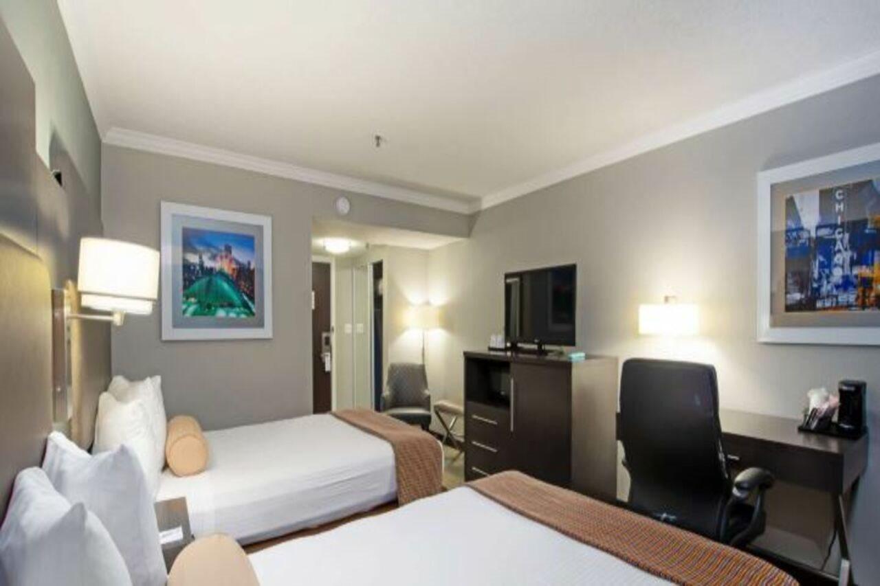 Hotel Western At O'hare 3*